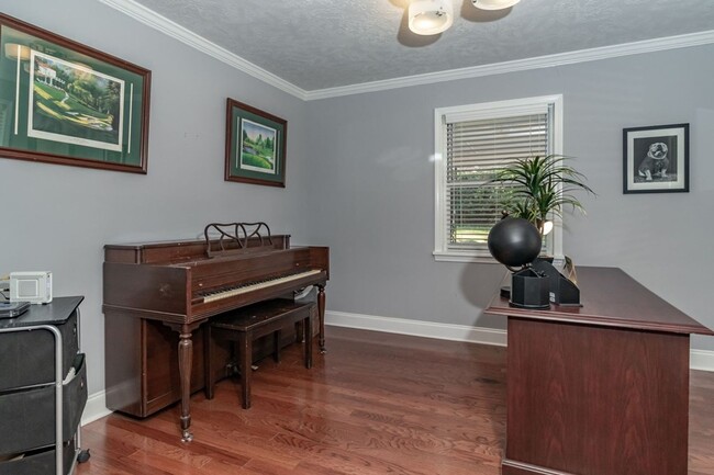 Photo - 1106 Oakdale Rd