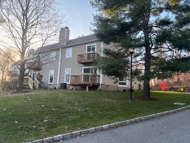 Photo - 1 Spring Pond Dr