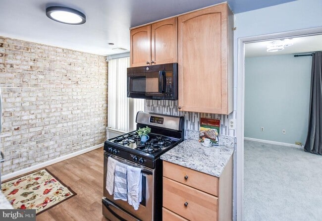 Building Photo - 3319 Huntley Sq Dr Unit A-1