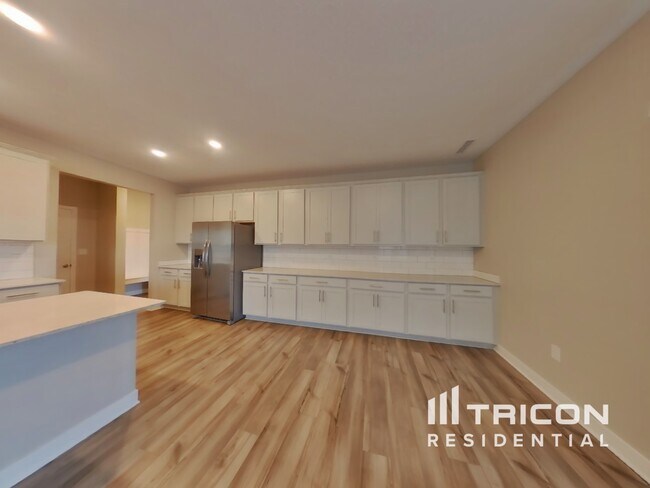 Photo - 2168 S Quincy Dr