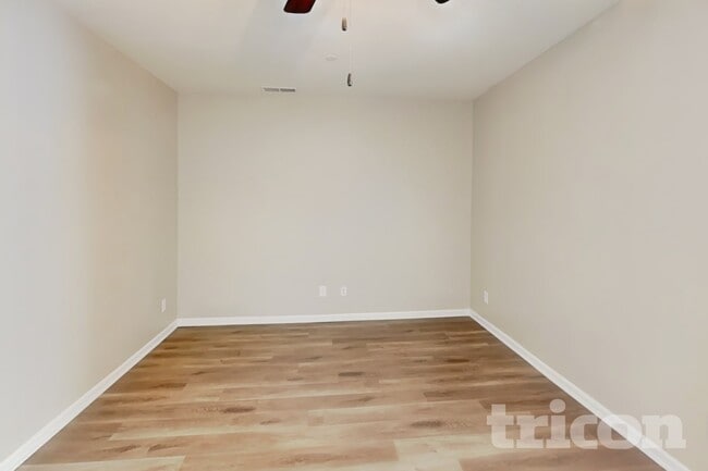 Photo - 309 Woodfern Ct