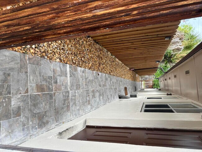 Photo - 1827 Rodman St Unidad 2