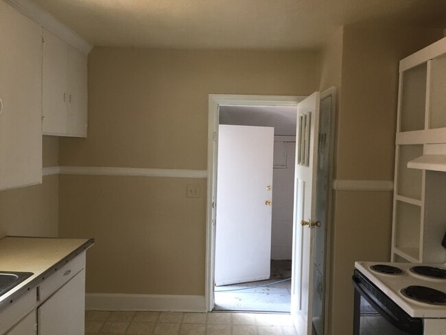 Photo - **AVAILABLE NOW**Midtown Columbus, GA 3 Bedroom / 1.5 Bathroom Home for Rent***