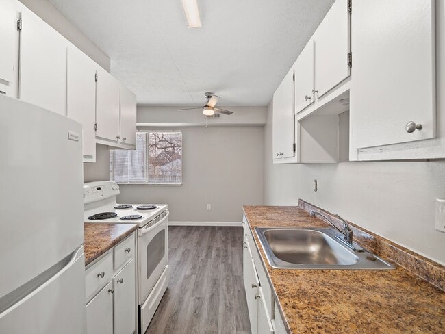Photo - Hollydale Apartments