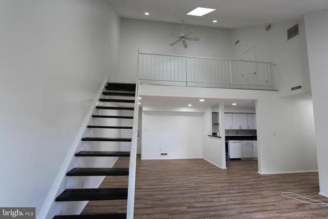 Building Photo - 912 Aspen Dr