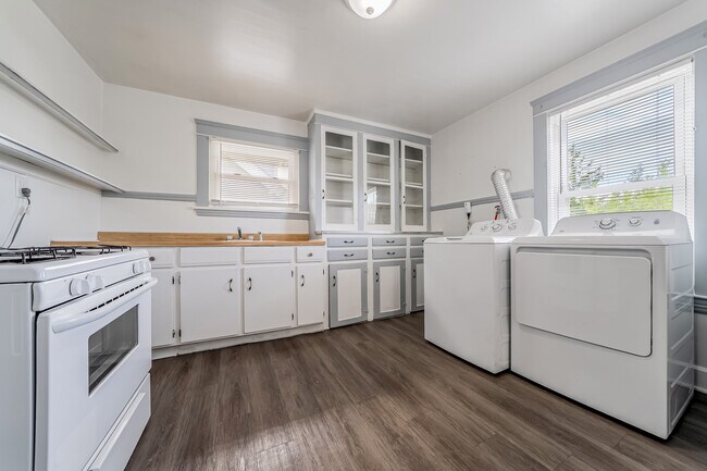 Photo - 14520 Bayes Ave