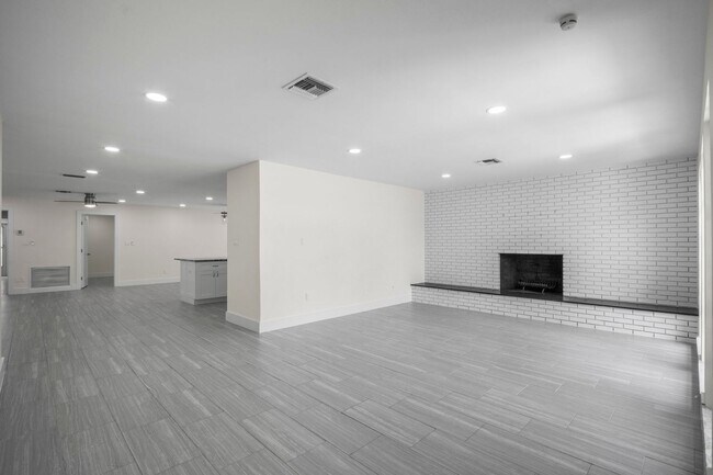 538 Fairway Terrace