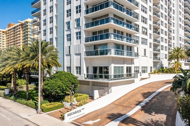 Building Photo - 2751 S Ocean Dr Unit 508S Rental