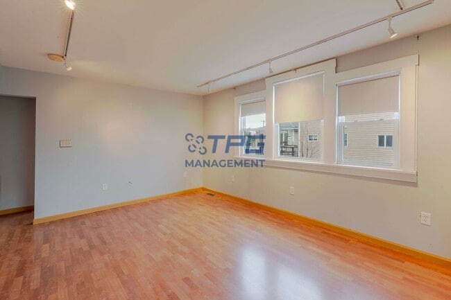 Photo - 32 Barberie Ave