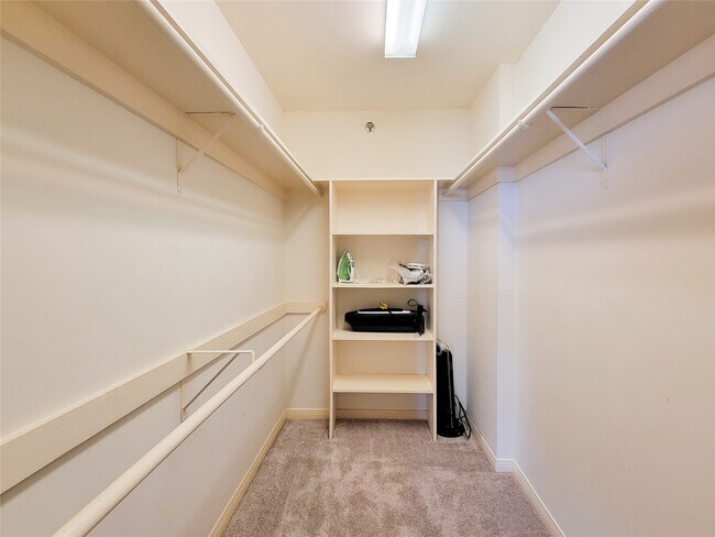 3525 Sage Rd Unit 1605