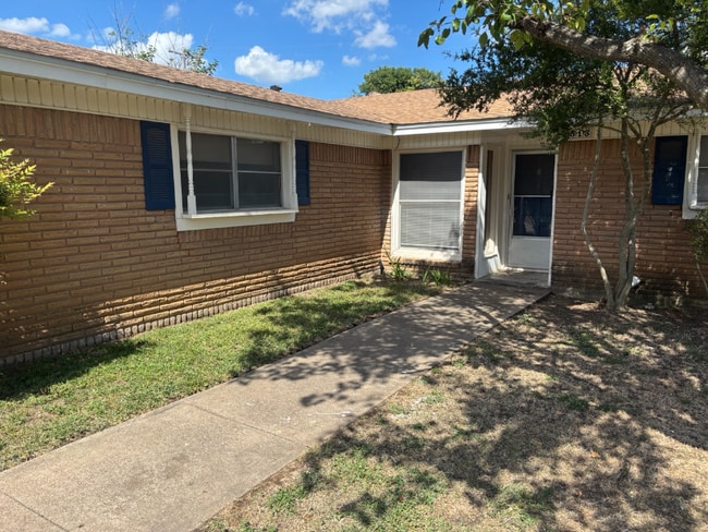 Photo - 513 Carlyle Dr