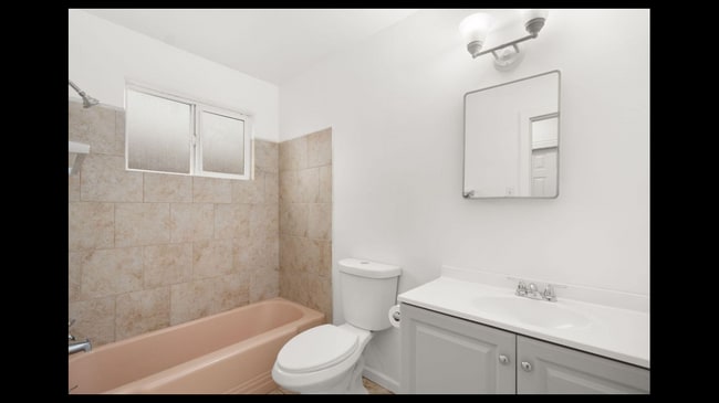 Bathroom - 636 San Pablo St SE Unit A