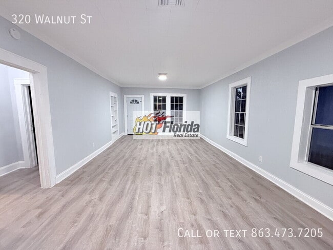 320 Walnut St