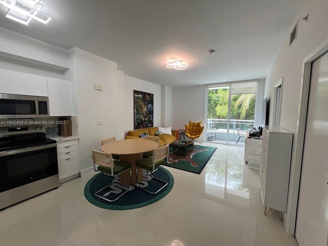 Photo - 2020 Prairie Ave Unidad 205