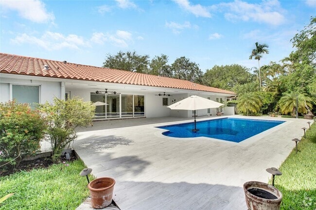 Building Photo - 7775 SW 145th St Rental