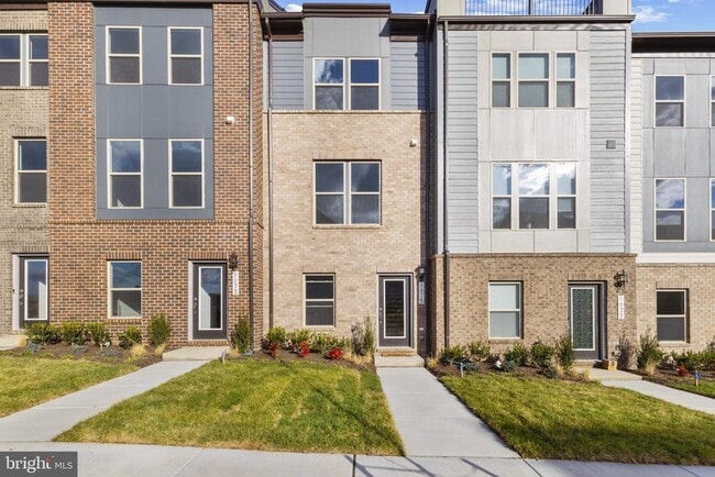 Building Photo - 8875 Curie St