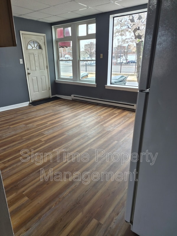 Photo - 66 W Church St