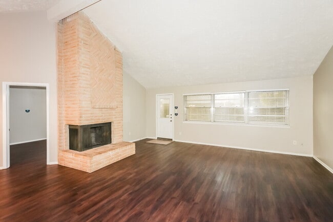 Photo - 19402 San Gabriel Dr