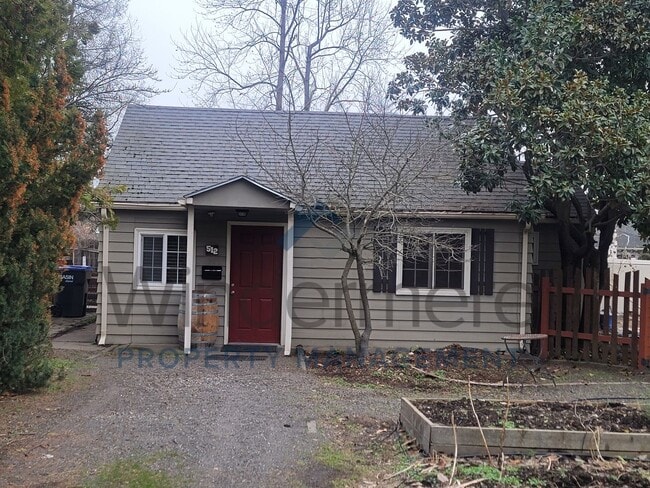 Building Photo - 512 Columbia St
