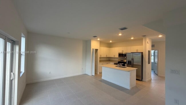 Photo - 1077 SE 2nd St