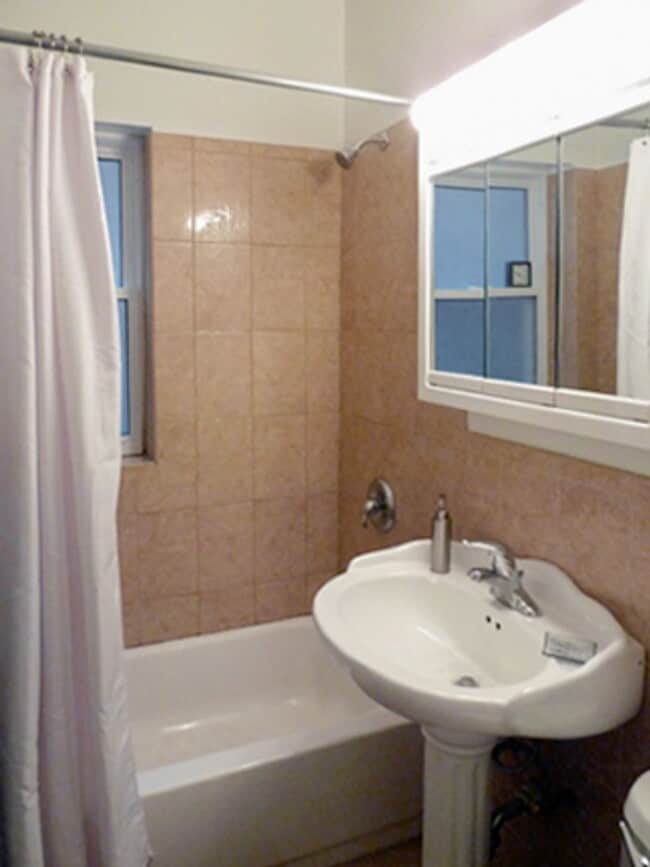 Photo - 5200 N Damen Ave