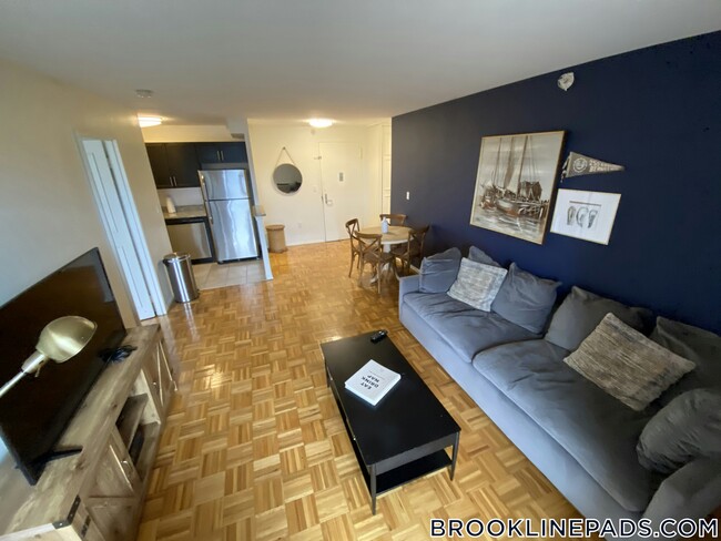 Building Photo - 185 Freeman St Rental