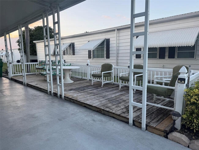 Photo - 1921 SW 83rd Ave