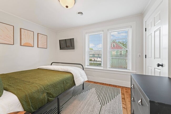 Photo - 19 Granite St