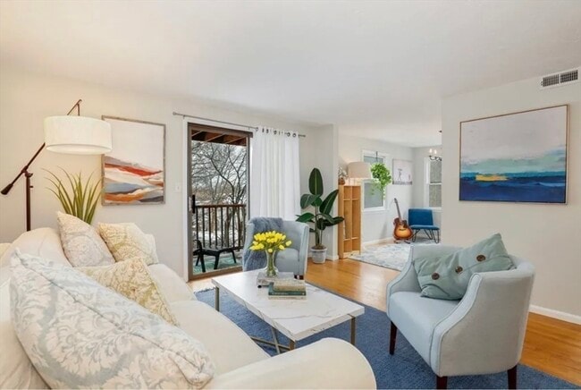 Building Photo - 25 Rockland St Unit 7