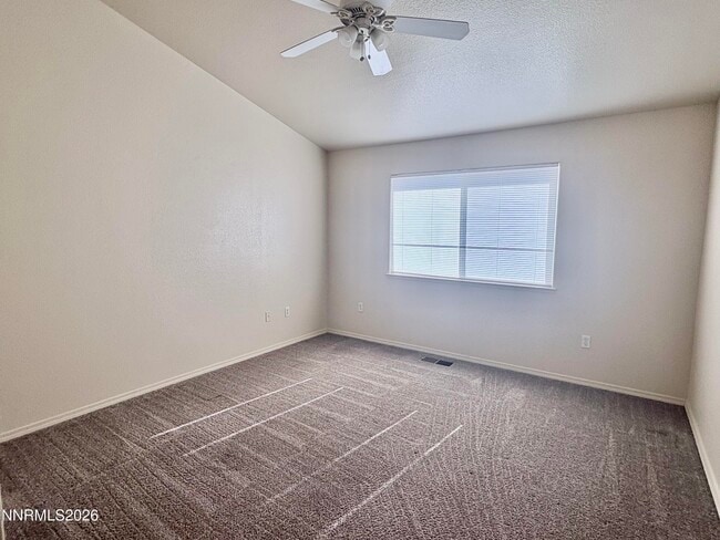 Photo - 981 Julia Ln