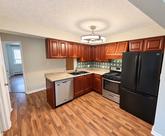 9 Cedar Ct Unit 2nd floor