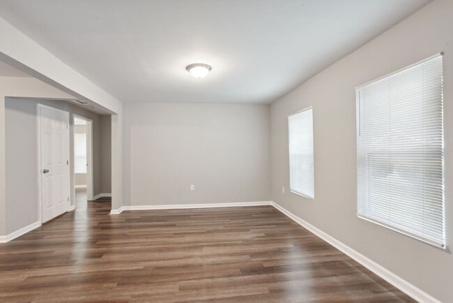 Photo - 3BR/2BA Downtown House Walking Distance to...