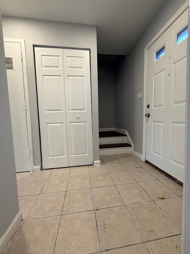 Photo - 238 Stevenson Square