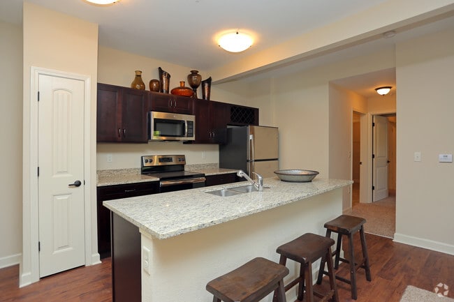 2BR - 862SF - Kitchen