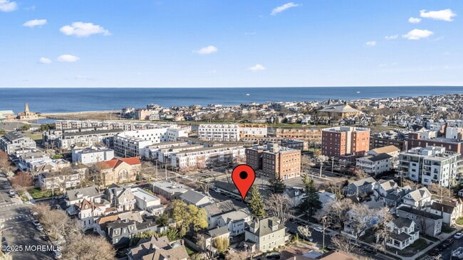 Building Photo - 513 Sewall Ave Unit 2