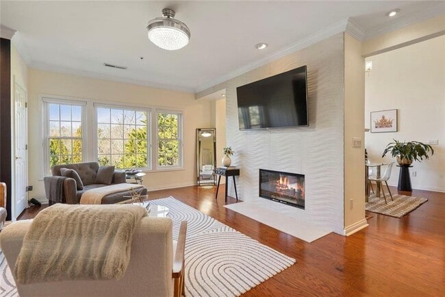 Building Photo - 3636 Habersham Rd NW Unit 2404