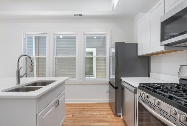 Photo - 2617 W Fullerton Ave