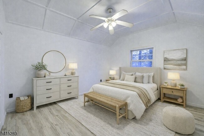 Photo - 240 Acabonack Rd