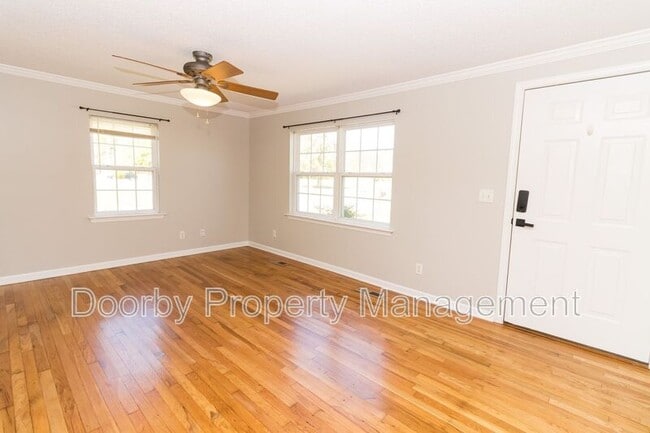 Photo - 3308 Center St