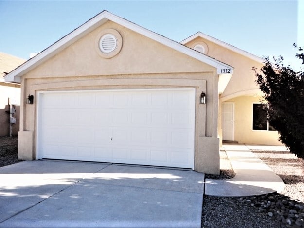Building Photo - 1312 Penasco Rd NE Rental
