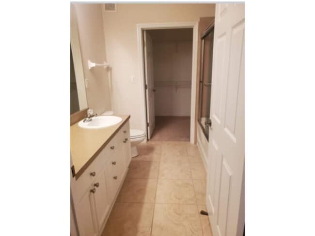 Photo - 2 bed 2 bath condo at LAKESIDE WINDERMERE