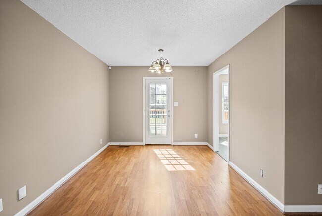 Photo - LARGE FENCED IN YARD!!!