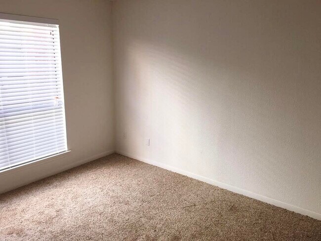 Photo - 16111 Aspenglen Dr Unit 306