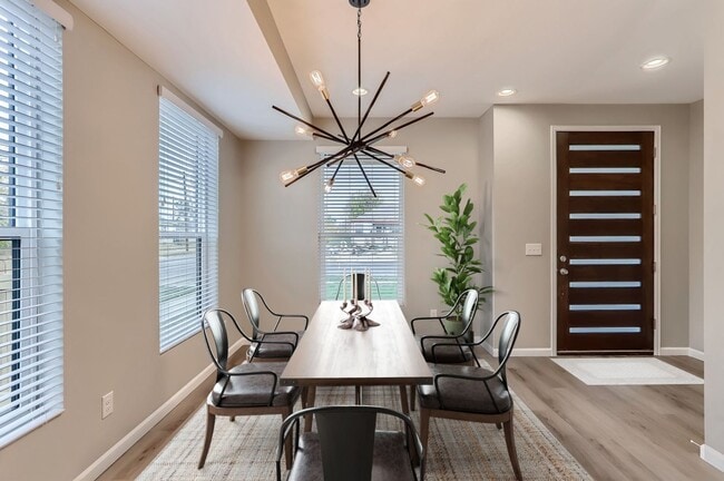 Photo - Modern 5 Bedroom Home for Rent!