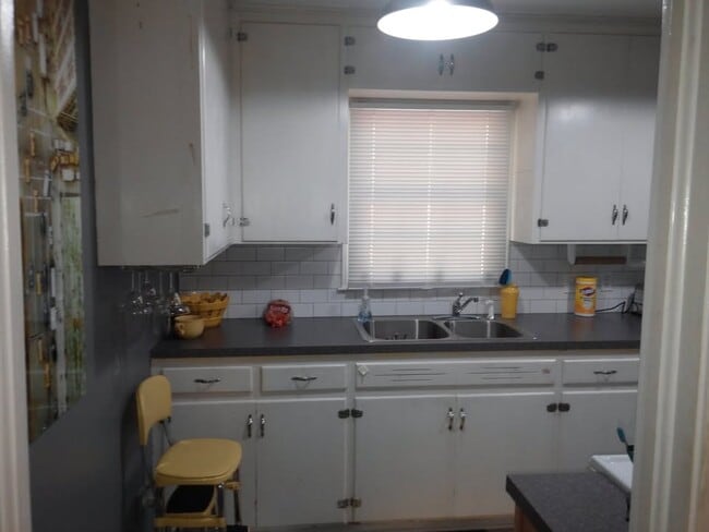 Photo - 751 Farnell Ln