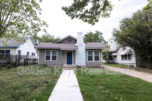 Photo - 1525 Proctor Ave