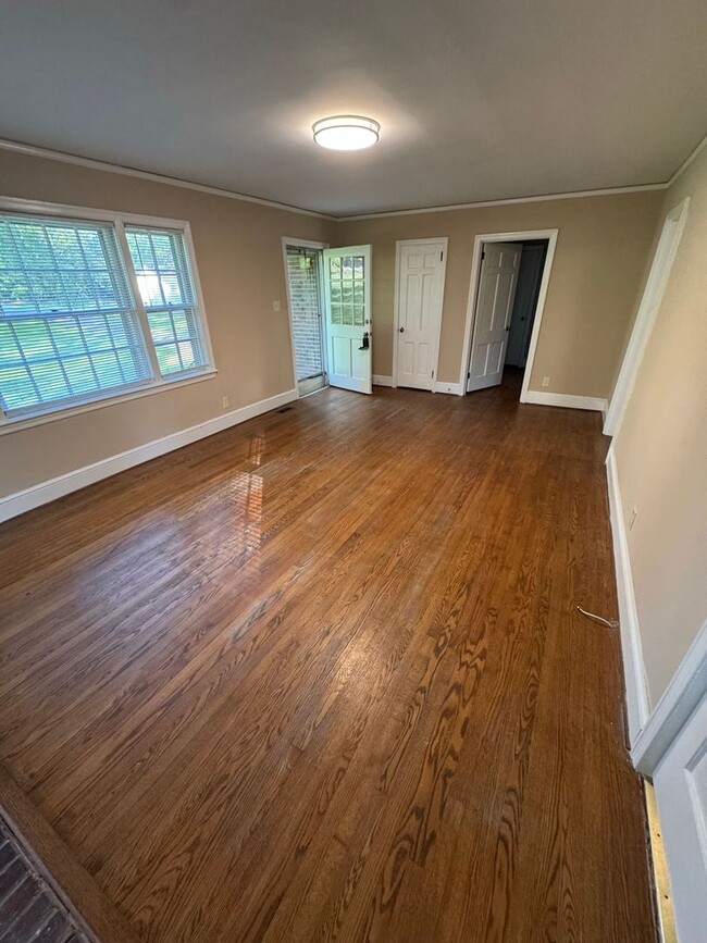 3016 Hilton Rd