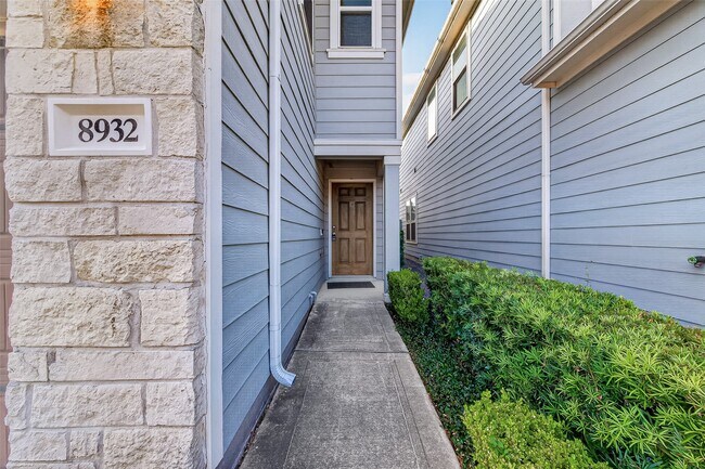 Photo - 8932 Hollister Commons Ln