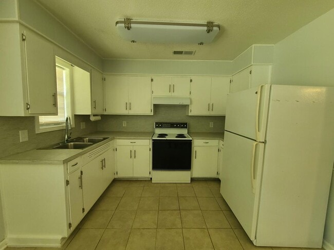 Photo - 4 Bedrooms 2.5 Baths, North Columbus