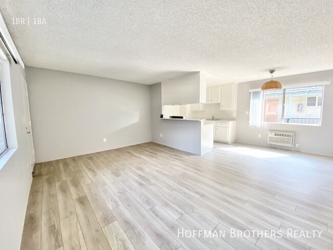 Photo - 3337 S Canfield Ave Unidad 207